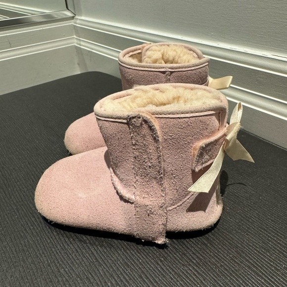 UGG Jesse Bow Boots - Picture 3 of 8